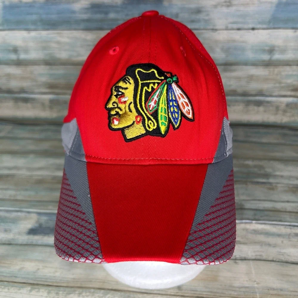 Chicago Blackhawks Hat Fitted L/XL Red Retro NHL Hockey Reebok Center Ice